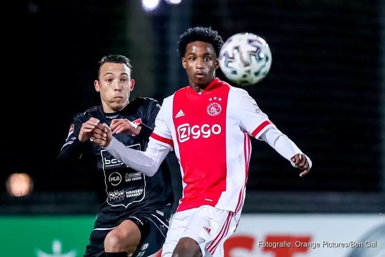 Jong Ajax in doelpuntrijk duel langs MVV