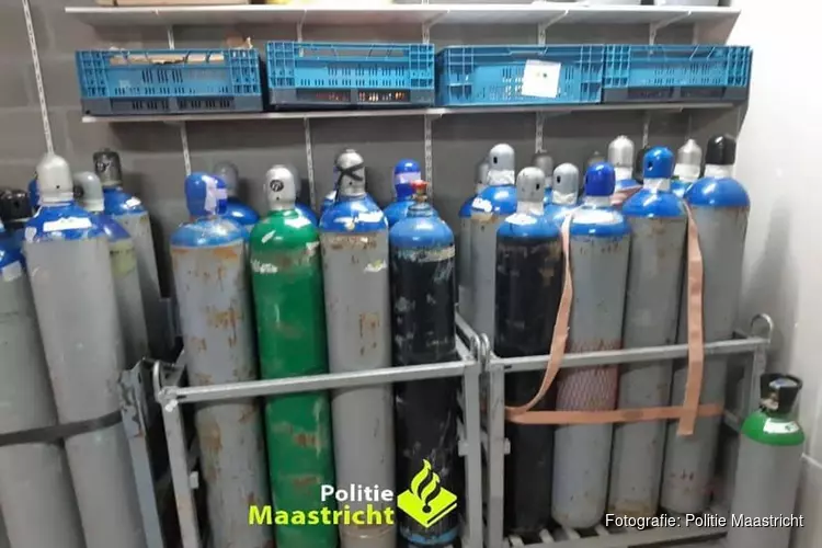 Maastrichtse politie vindt 3800 liter lachgas