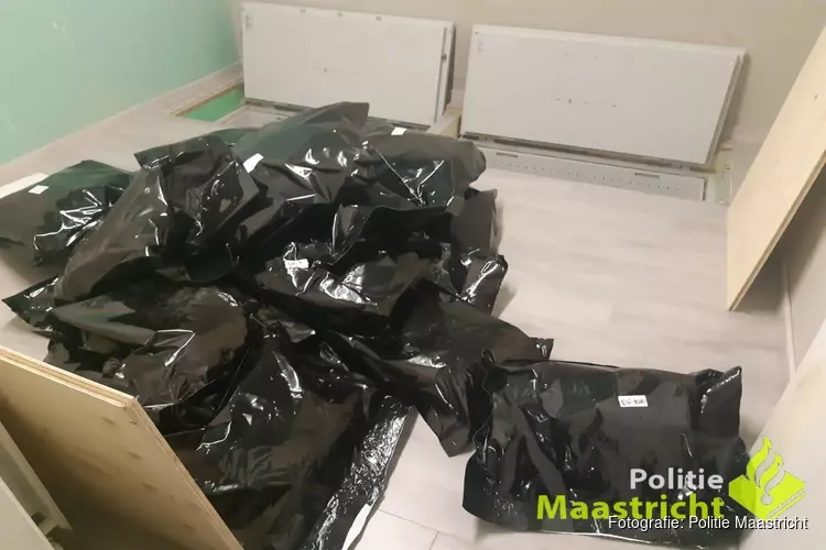 Politie vindt 18 kilo henneptoppen in woning