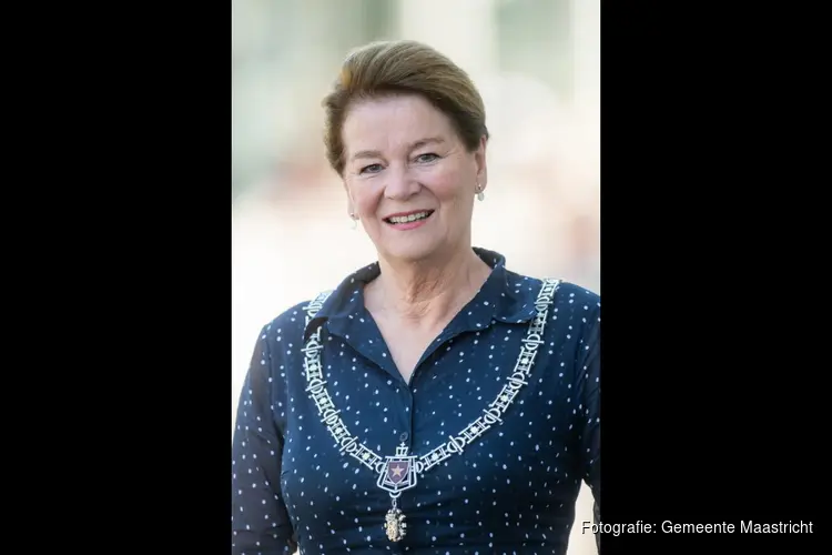 Burgemeester Annemarie Penn-te Strake dient haar ontslag in