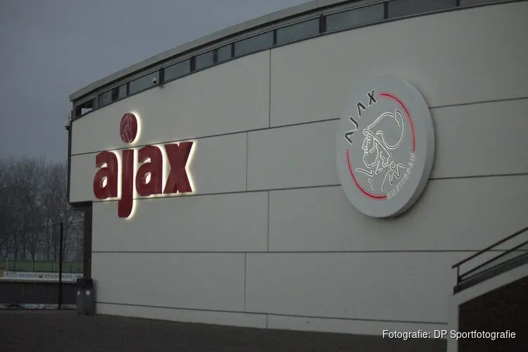 Rijkhoff bezorgt Jong Ajax de zege op MVV