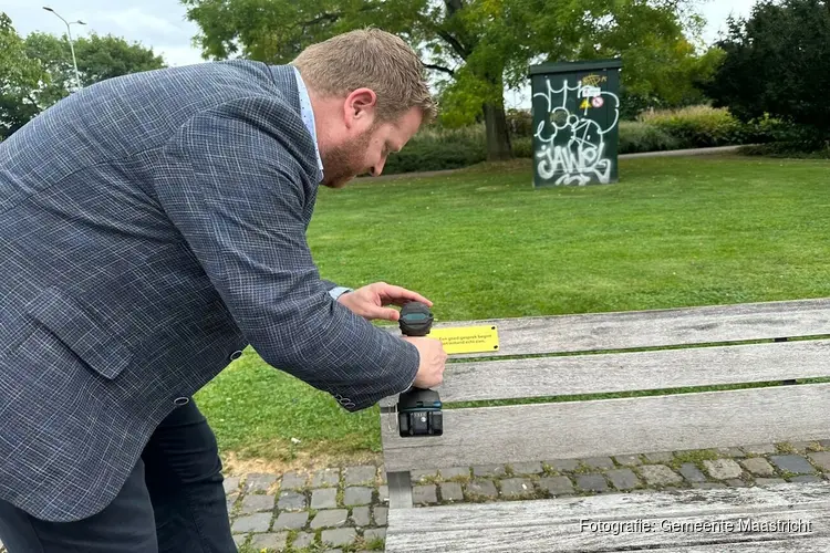 Nog meer plaquettes op bankjes in Maastricht ter voorkoming van zelfdoding