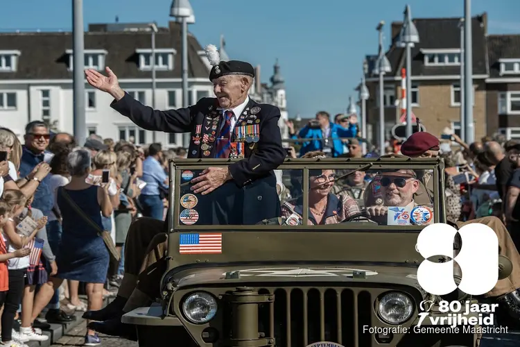 Maastricht viert 80 jaar vrijheid met veteranen, parade en muziek